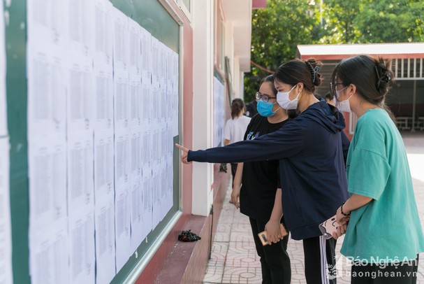 Hơn 34.000 thí sinh Nghệ An bước vào môn thi đầu tiên