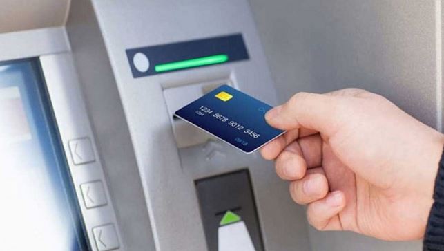 Những lưu ý khi rút thẻ ATM mùa dịch