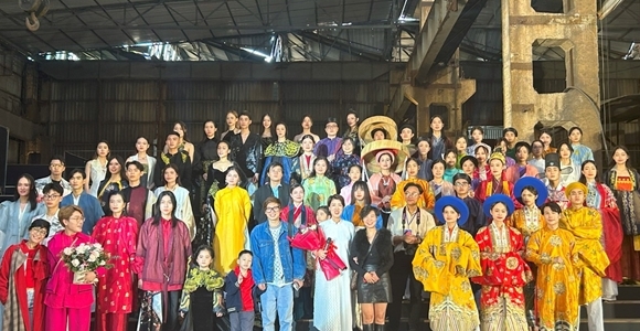 Vân Long Lưu Vũ - show thời trang cổ phục đậm nét văn hóa truyền thống Việt
