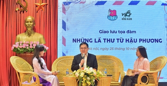 Giao lưu tọa đàm “Những lá thư từ hậu phương”